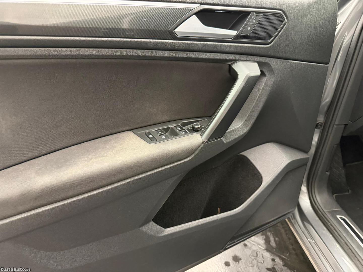 Volkswagen Tiguan 2.0 TDI CONFORTLINE — fotografia 4