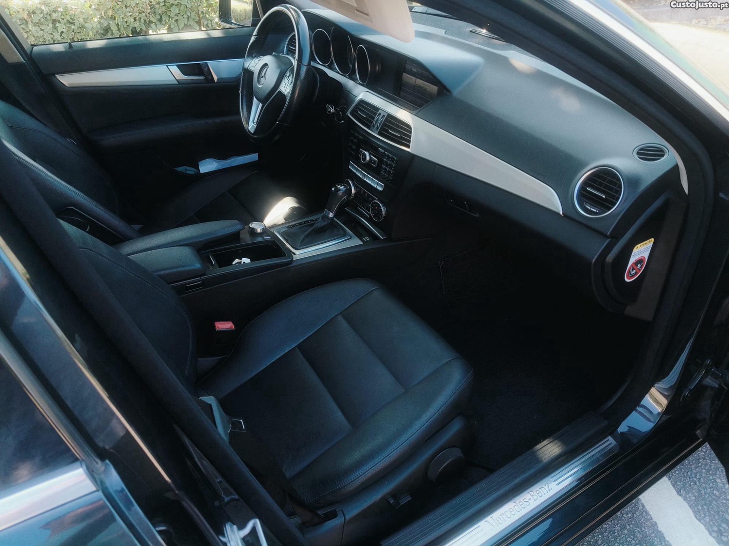 Mercedes-Benz C 220 CDi Avantgarde BE Aut. Biturbo — fotografia 4