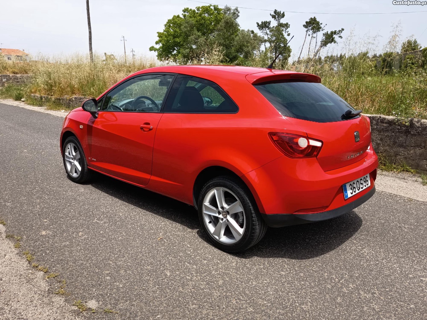 SEAT Ibiza 1.6 TDI 90cv FR COPA — fotografia 8