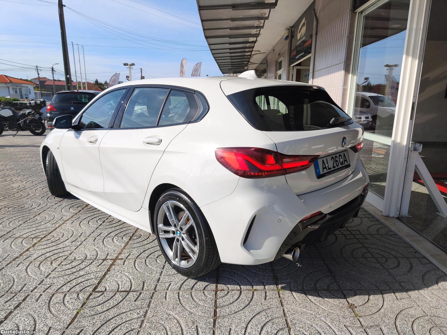 BMW 116 d Pack M 32 mil kms — fotografia 22