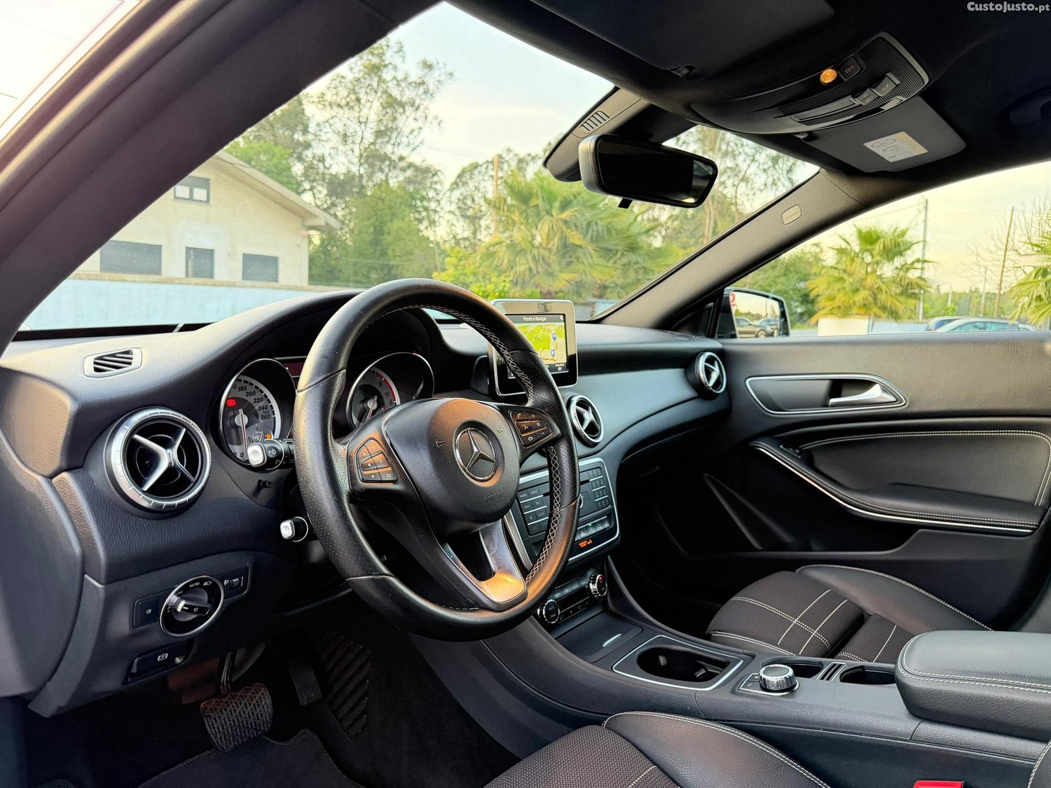 Mercedes-Benz CLA 200 d Aut. — fotografia 7