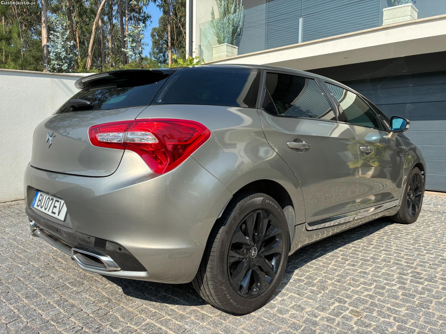 Citroën DS5 2.0 HDi Hybrid X4 Sport Chic 152mkm — fotografia 3
