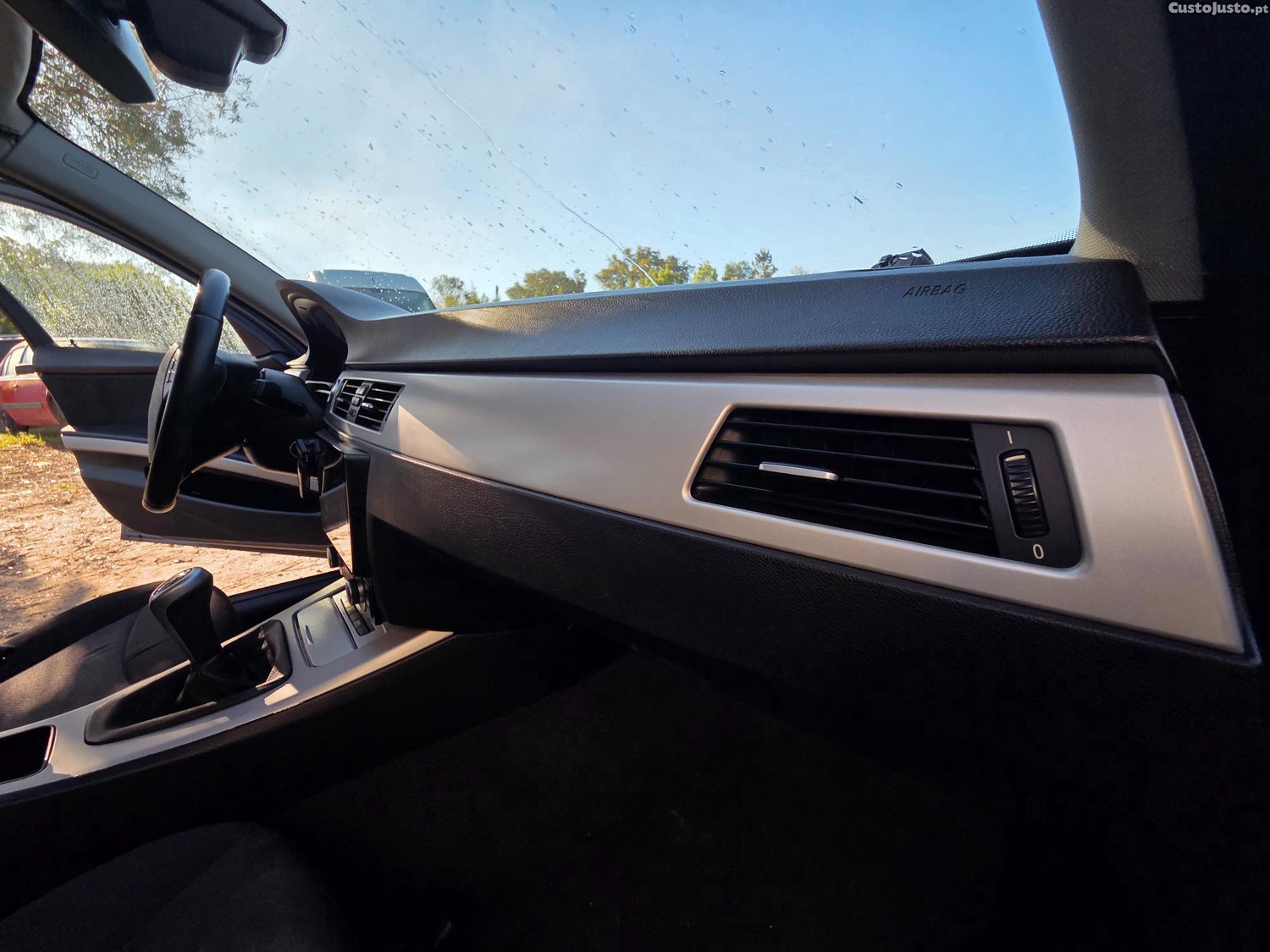 BMW 320 Touring 177cv — fotografia 2