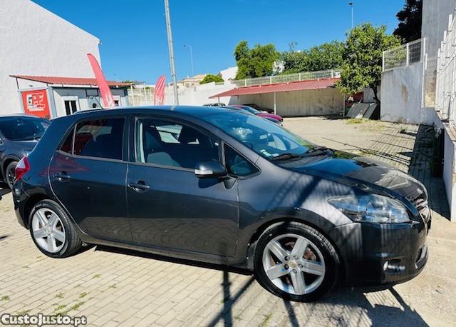 Toyota Auris 1.4 D4D VVT-I - 10 foto 2