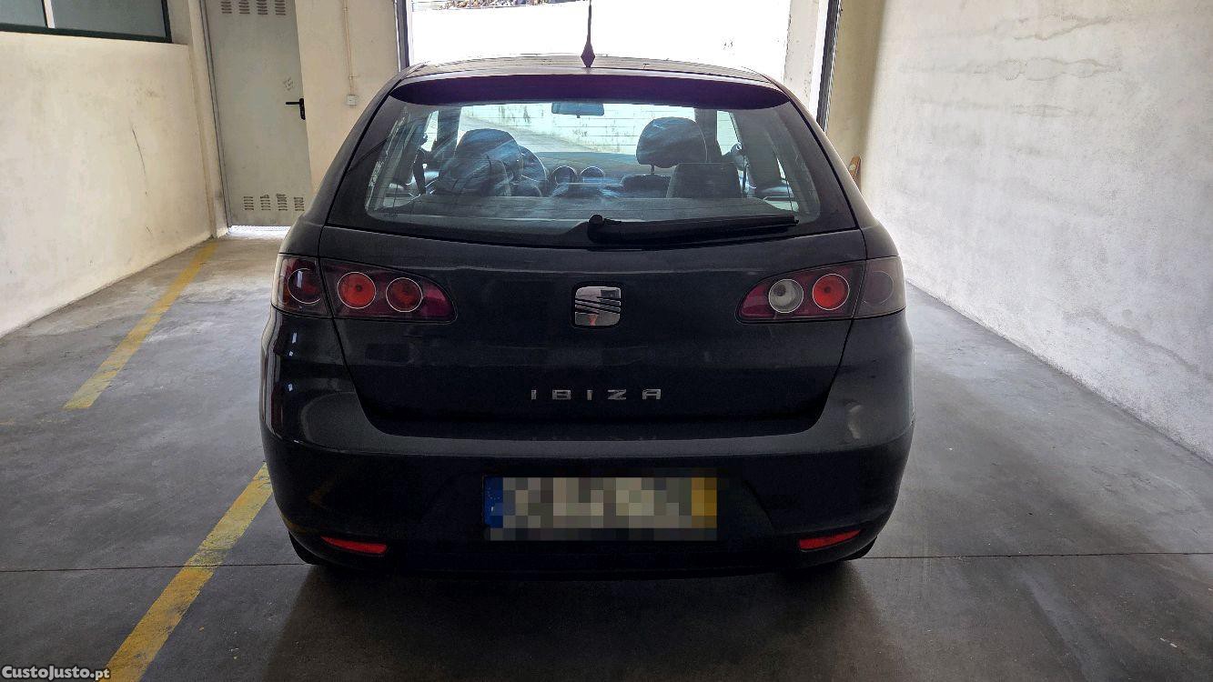 SEAT Ibiza 1.2 12v Sport — fotografia 8