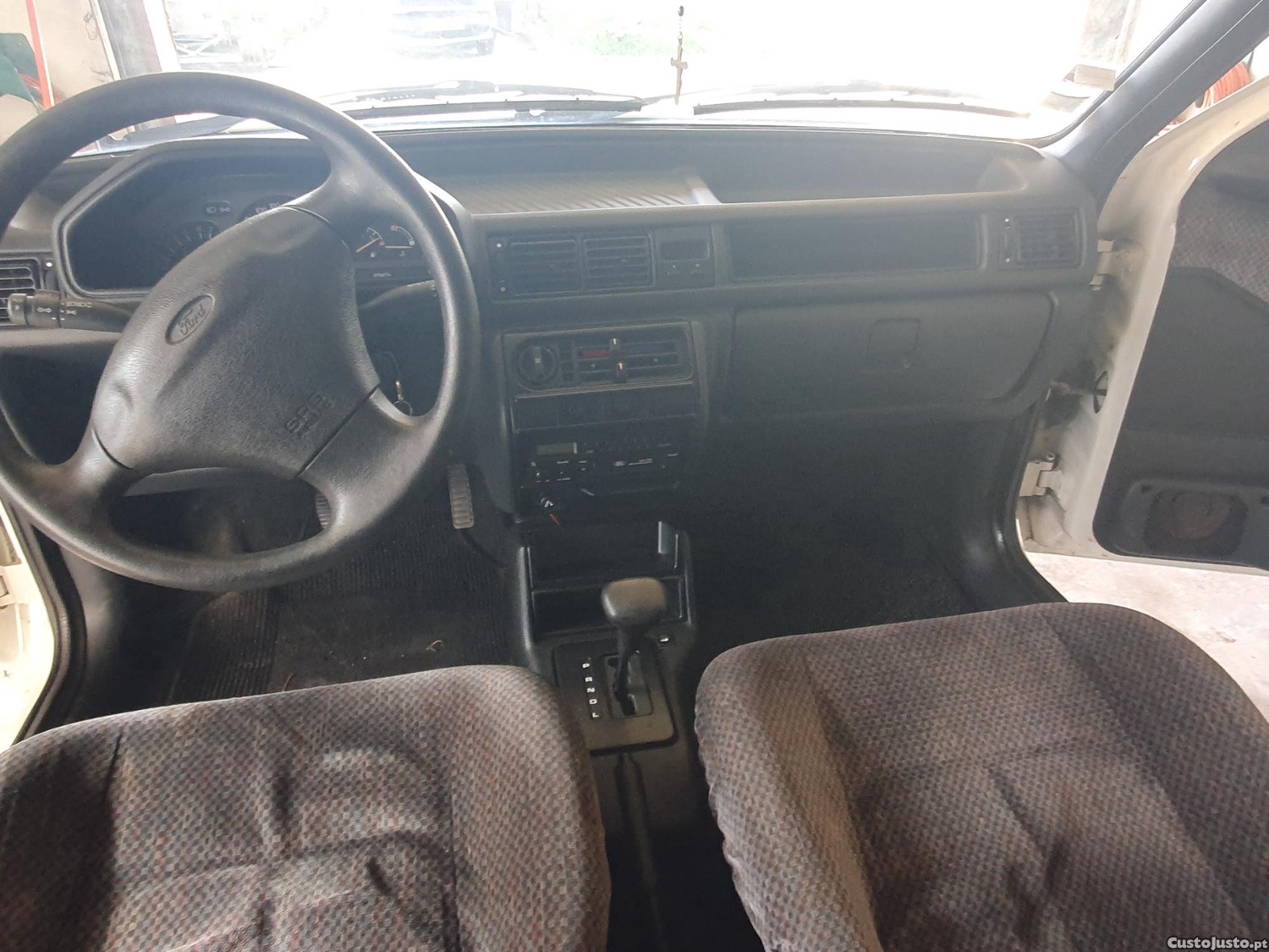Ford Fiesta 1200 automatico — fotografia 6