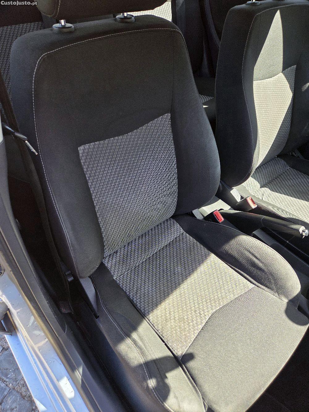 SEAT Ibiza 1.4 TDI Sport — fotografia 4
