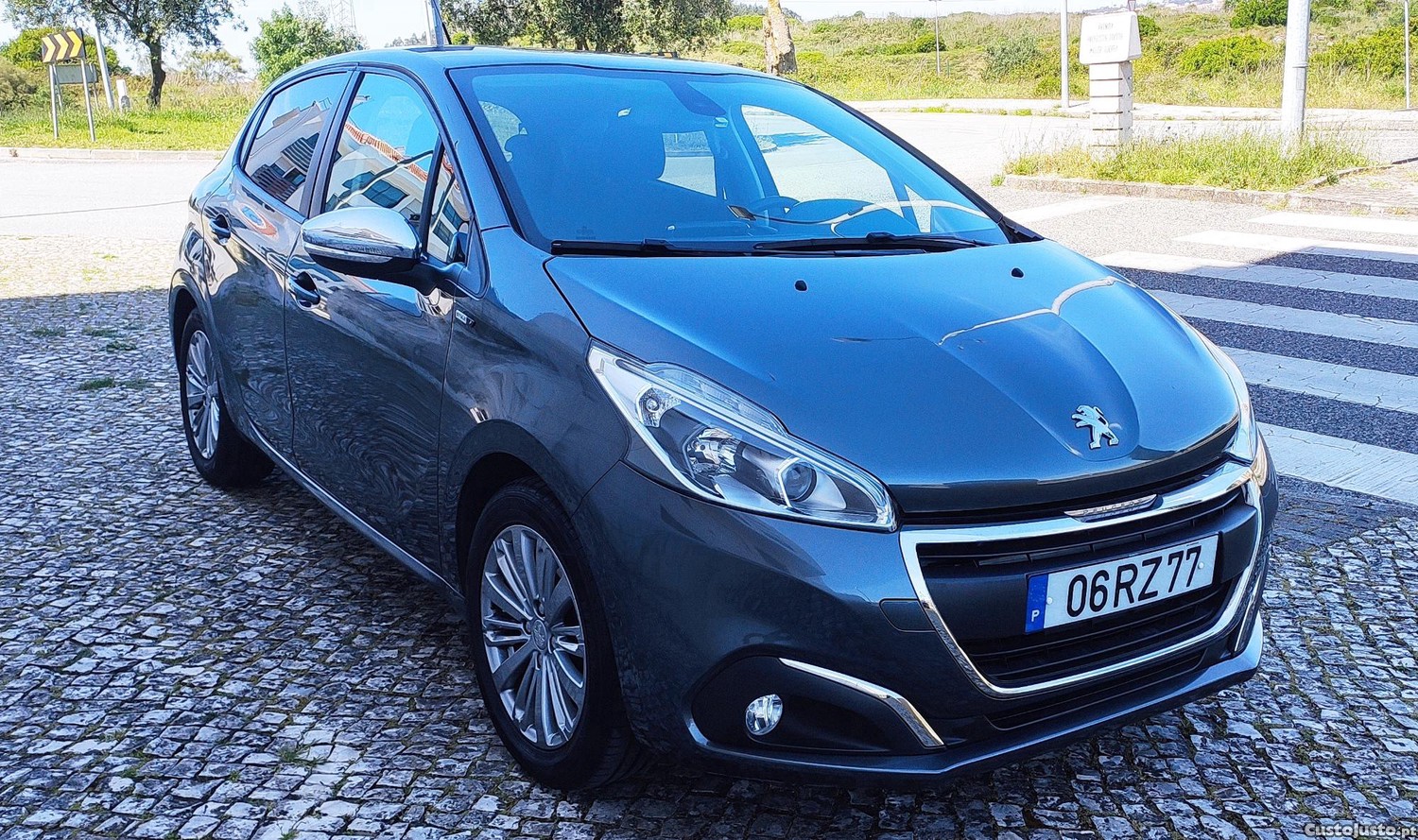 Peugeot 208 1.6 BlueHDi Style Nacional — fotografia 6