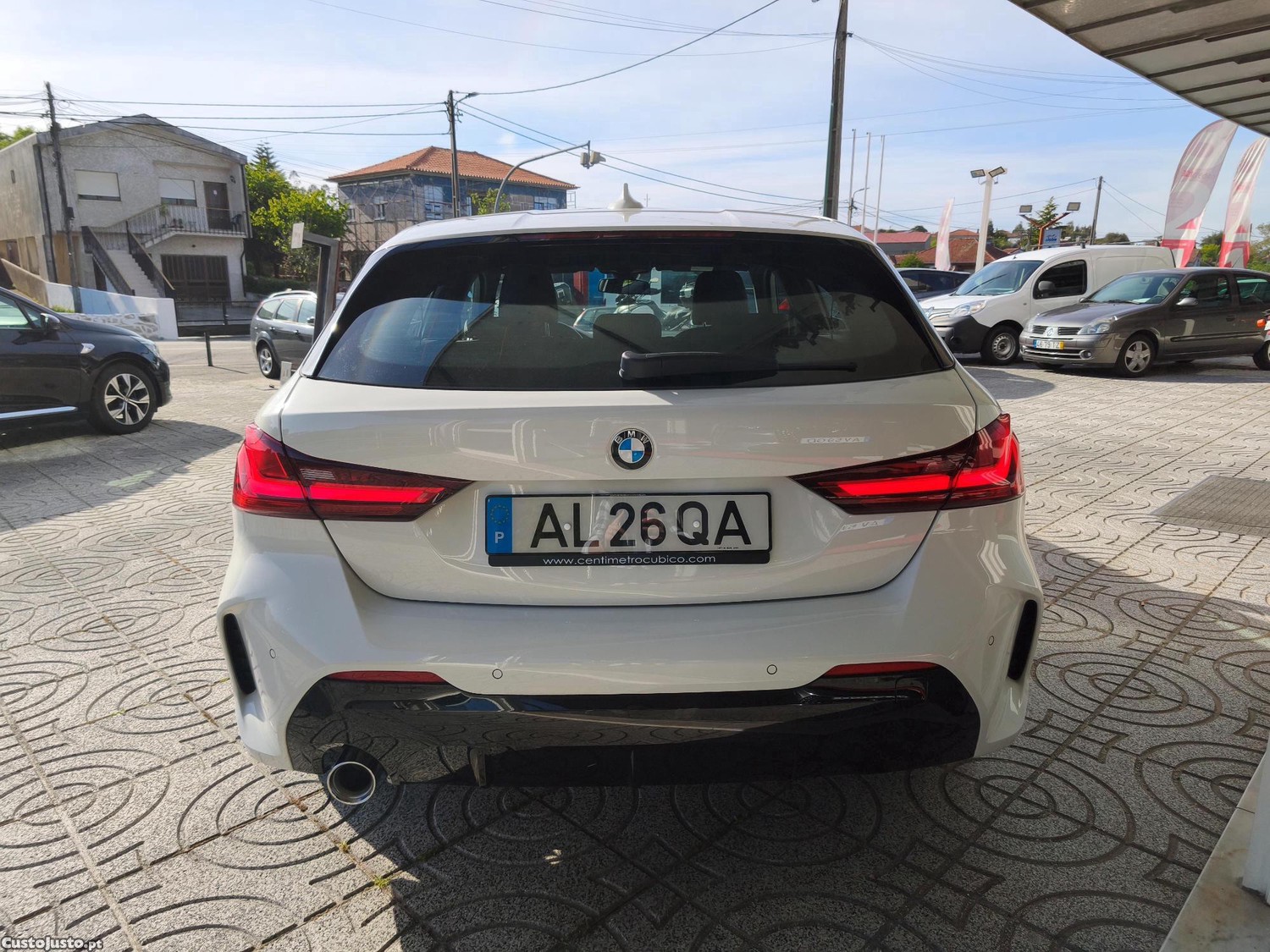 BMW 116 d Pack M 32 mil kms — fotografia 21