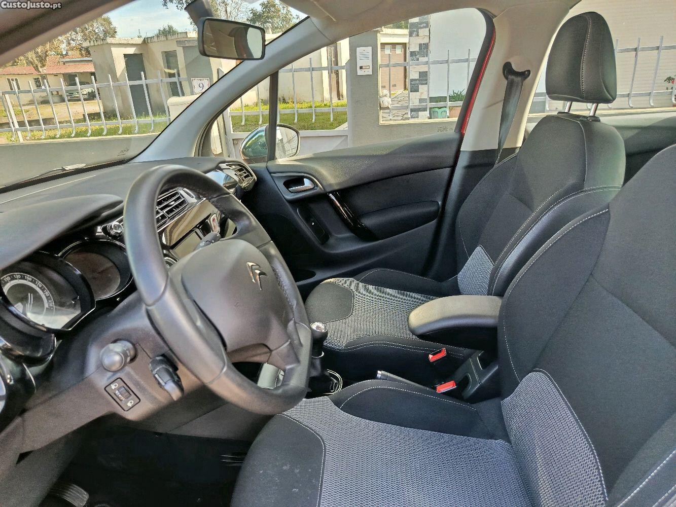 Citroën C3 1.1 VTI 2014 60000 km — fotografia 5