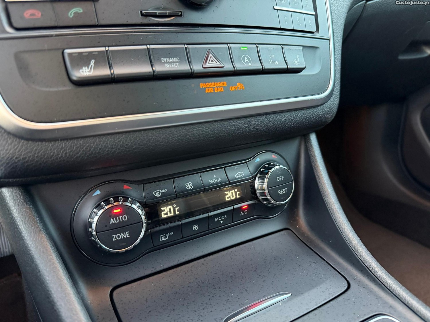 Mercedes-Benz CLA 200 d Aut. — fotografia 16