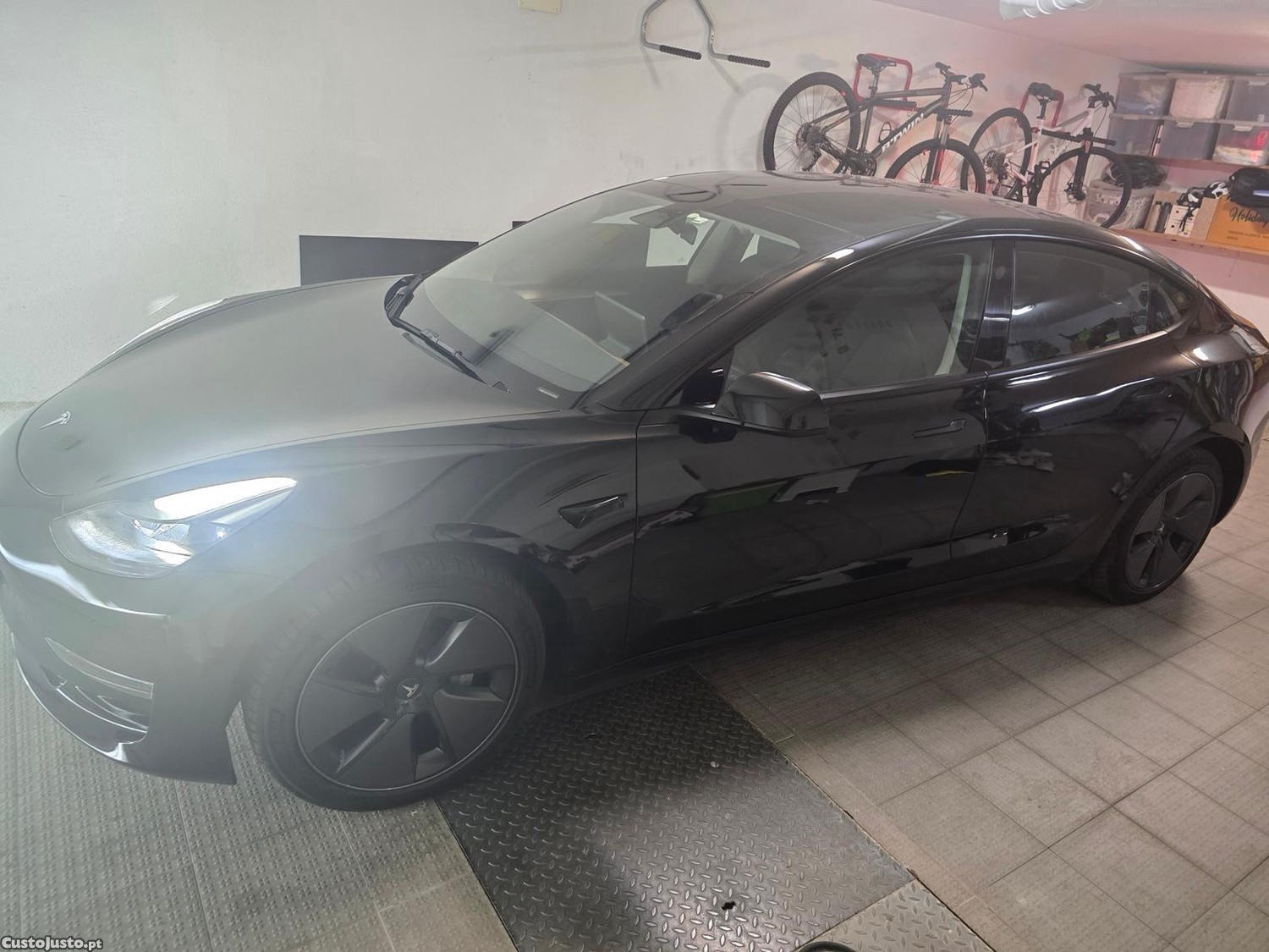 Tesla Model 3 RWD — fotografia 8