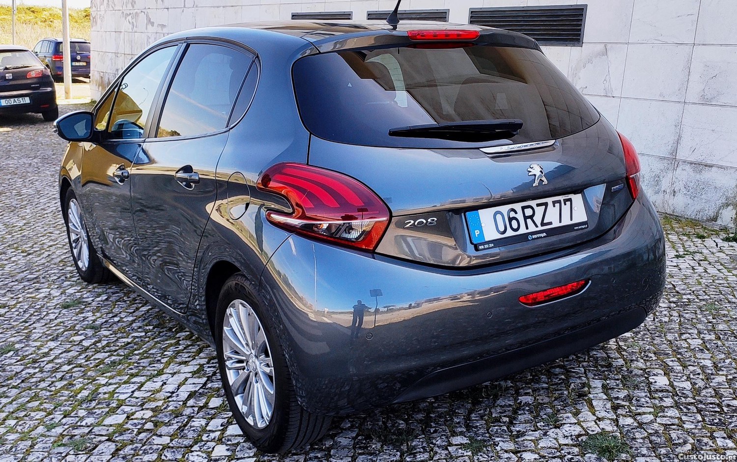 Peugeot 208 1.6 BlueHDi Style Nacional — fotografia 4