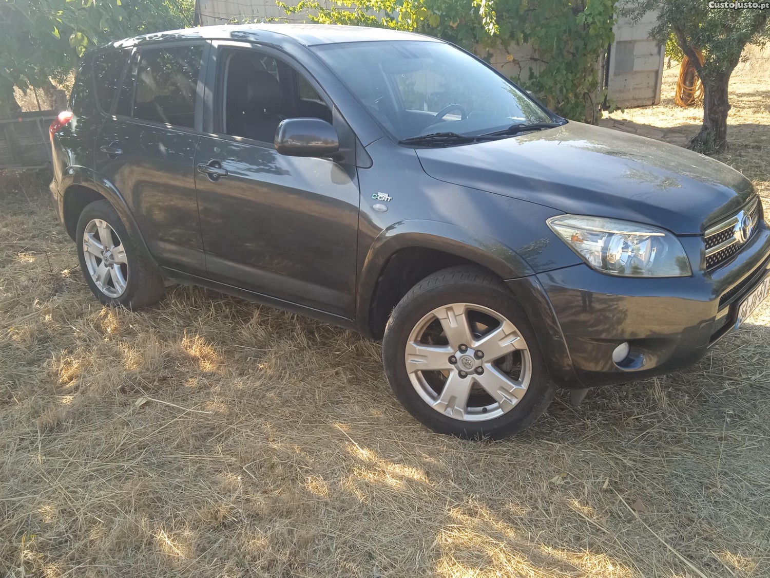 Toyota RAV4 D4D Cat — fotografia 8