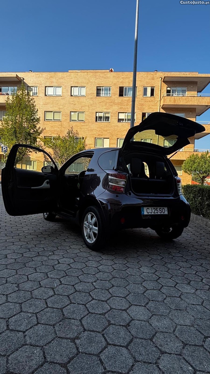 Toyota iQ 1.0 68cv — fotografia 6