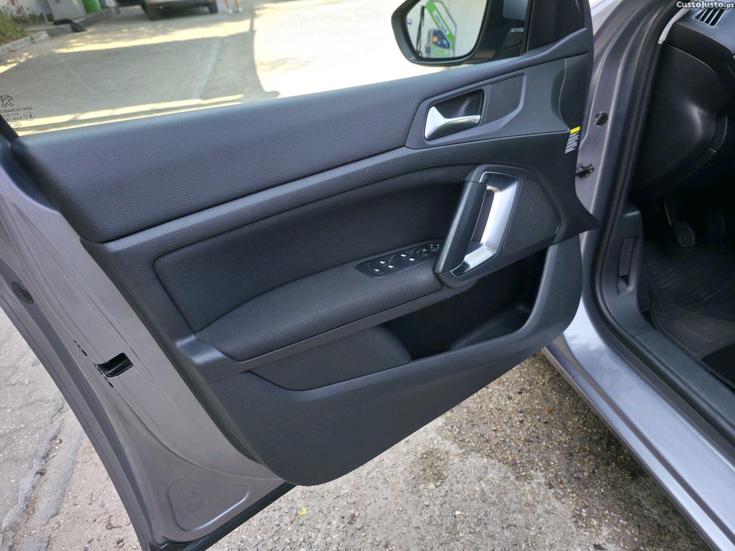 Peugeot 308 Allure — fotografia 3