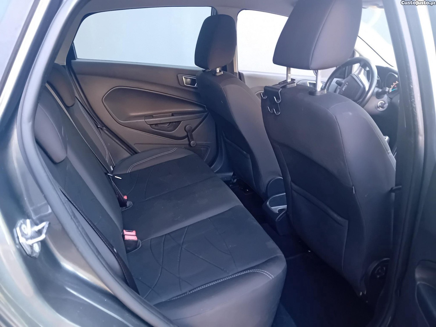 Ford Fiesta 1.25 Ambiente — fotografia 9