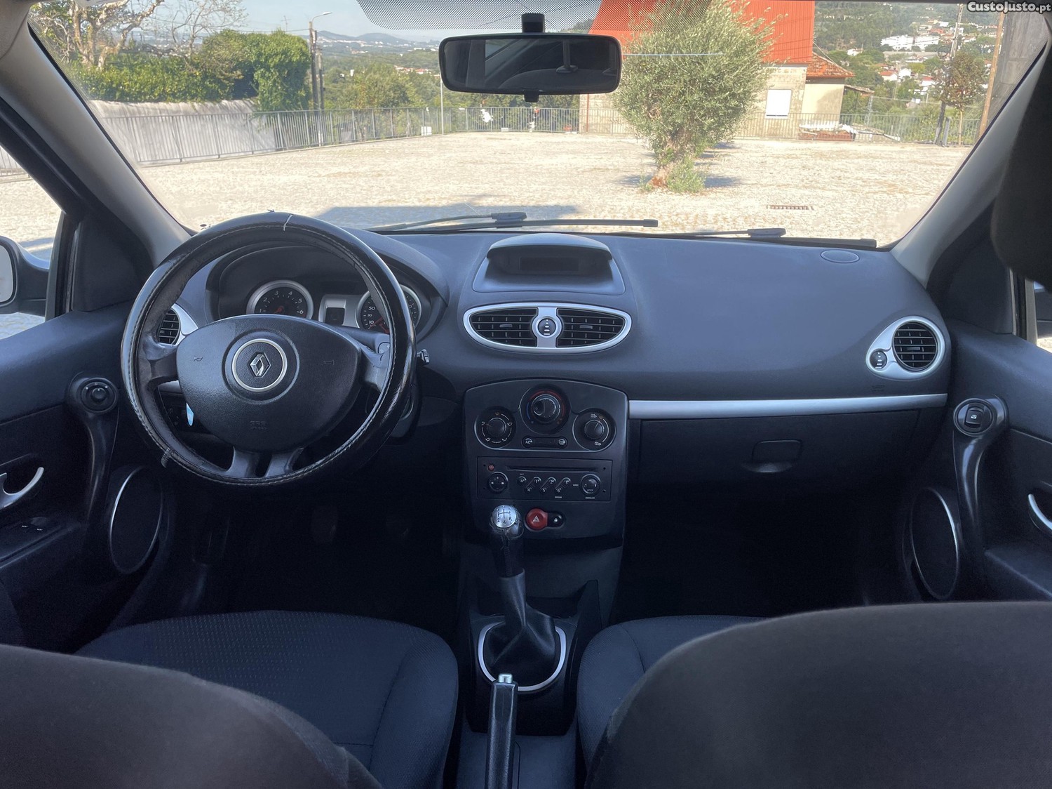 Renault Clio 1.2 — fotografia 2