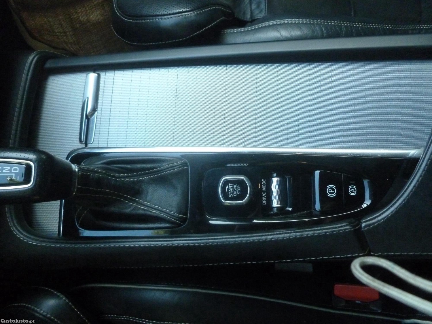 Volvo XC 90 2.0 D4 R-Design Auto — fotografia 9