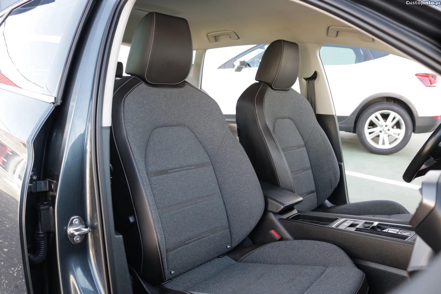 SEAT Leon 1.4 e-Hybrid Xcellence DSG 204cv — fotografia 37