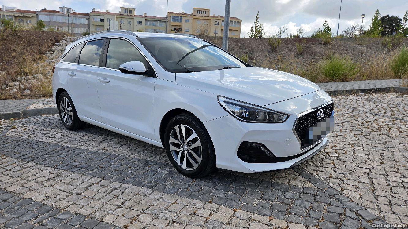Hyundai i30 1.6 CRDI SW Style — fotografia 11