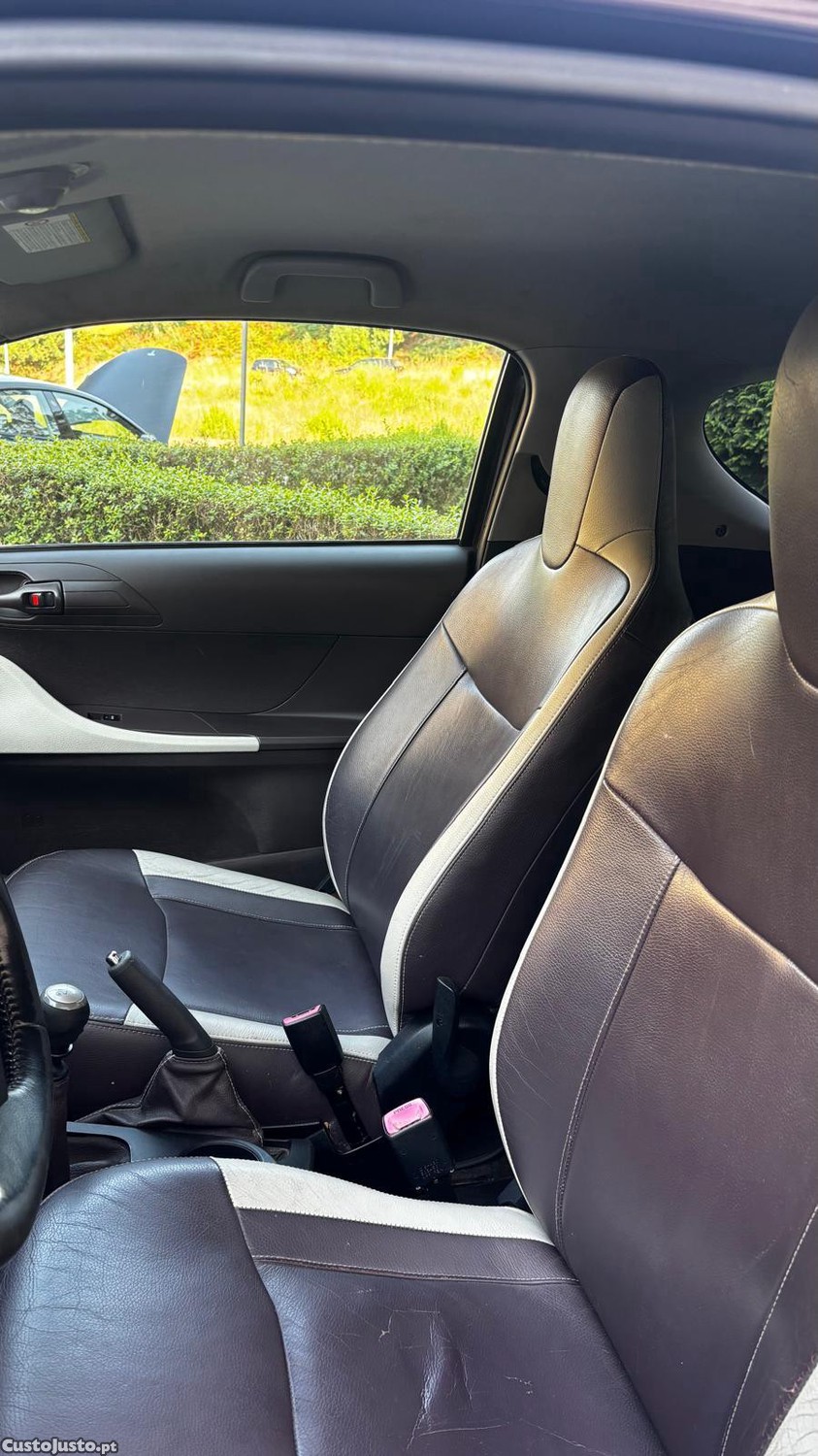 Toyota iQ 1.0 68cv — fotografia 4