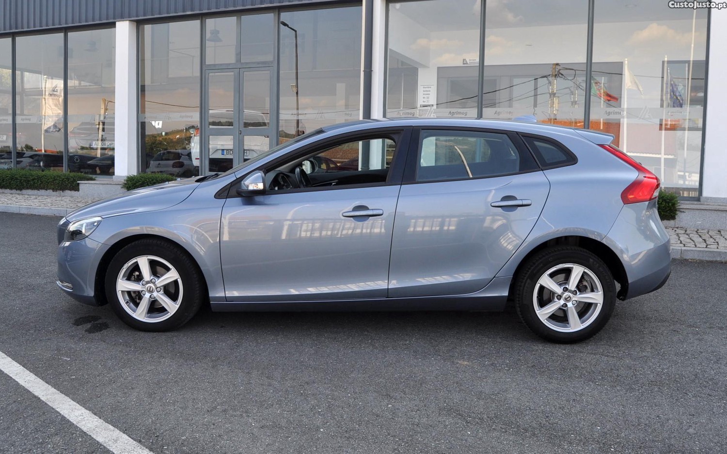 Volvo V40 D2 Kinetic - 18 foto 4