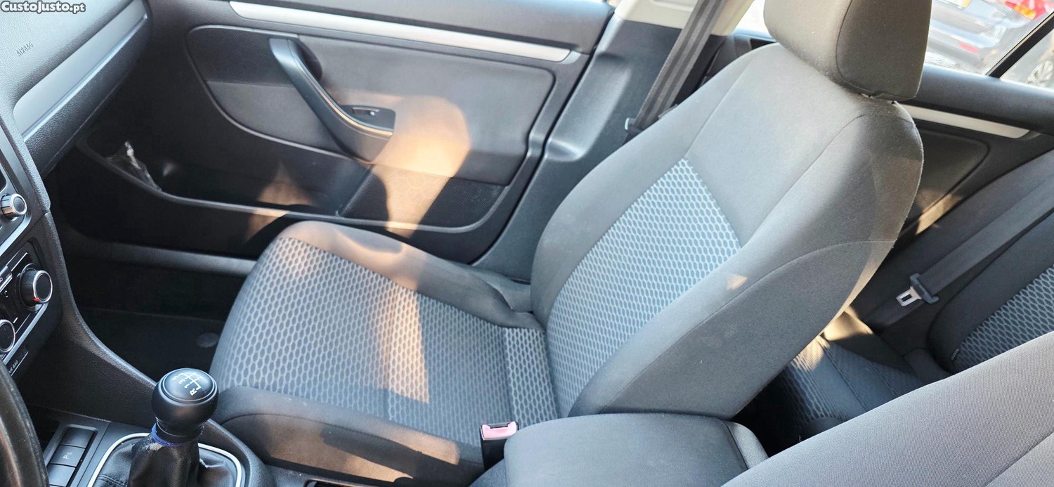Volkswagen Golf 1.6 TDI BlueMotion Nacional — fotografia 5