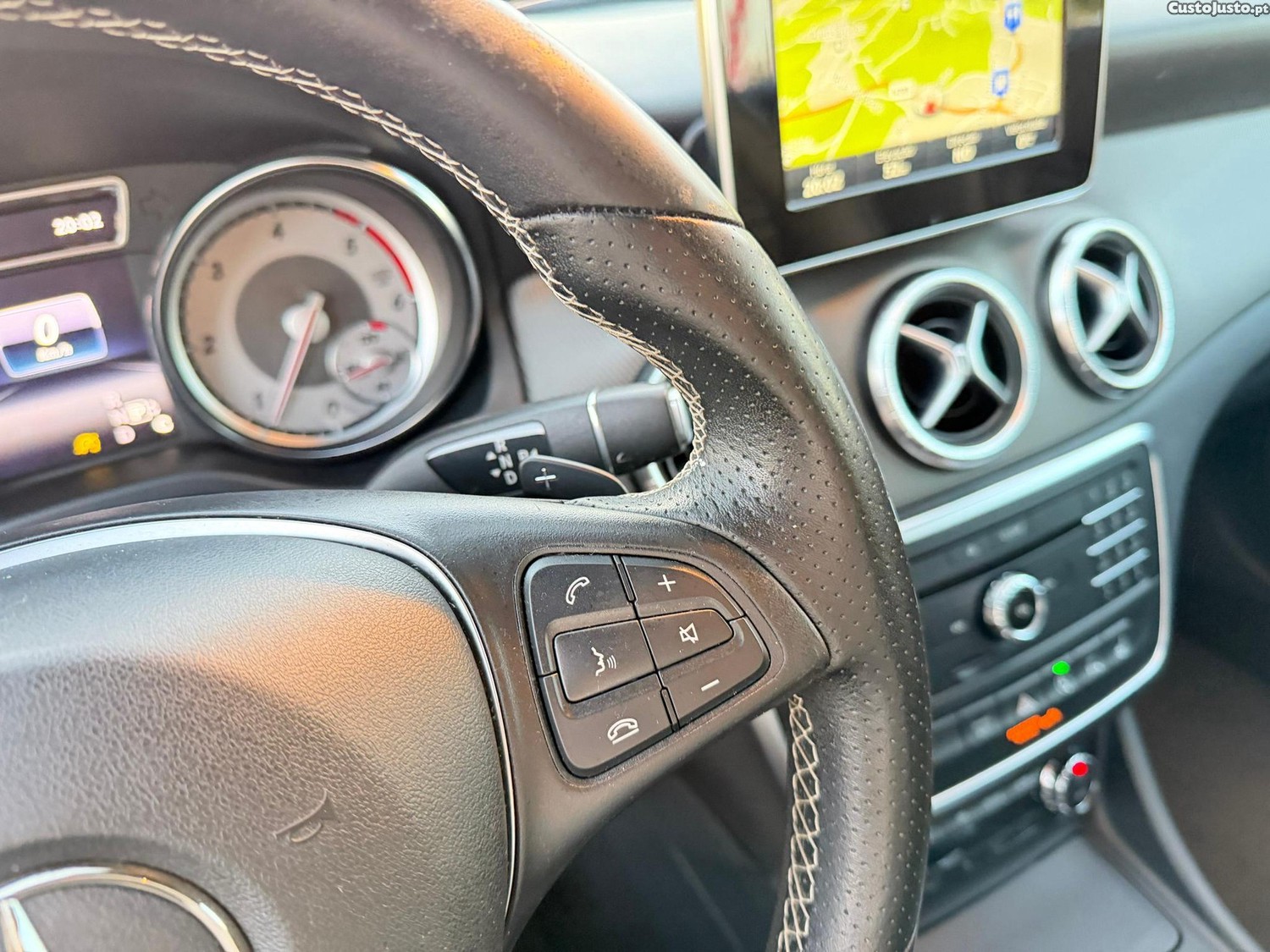 Mercedes-Benz CLA 200 d Aut. — fotografia 10