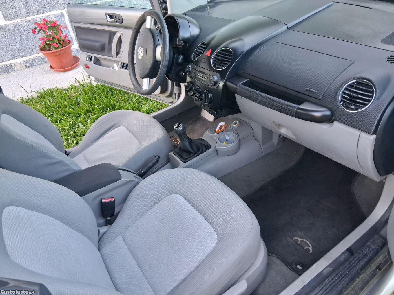 Volkswagen New Beetle Cabrio comfor — fotografia 3