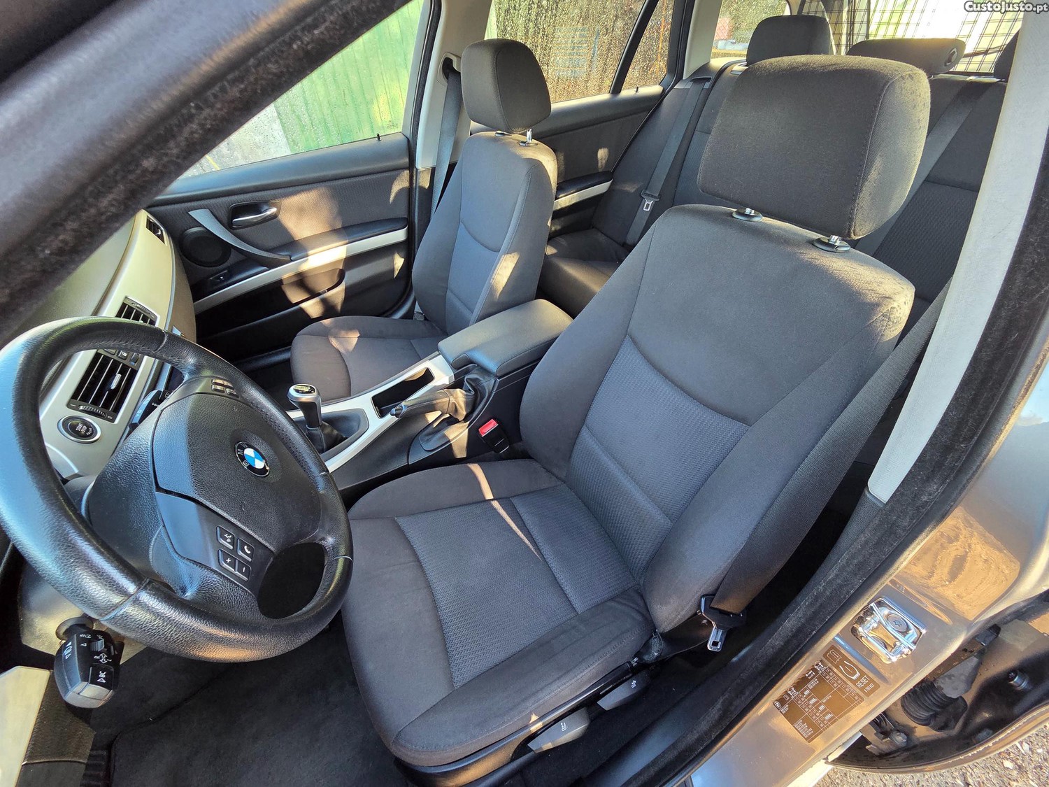 BMW 320 Touring 177cv — fotografia 12