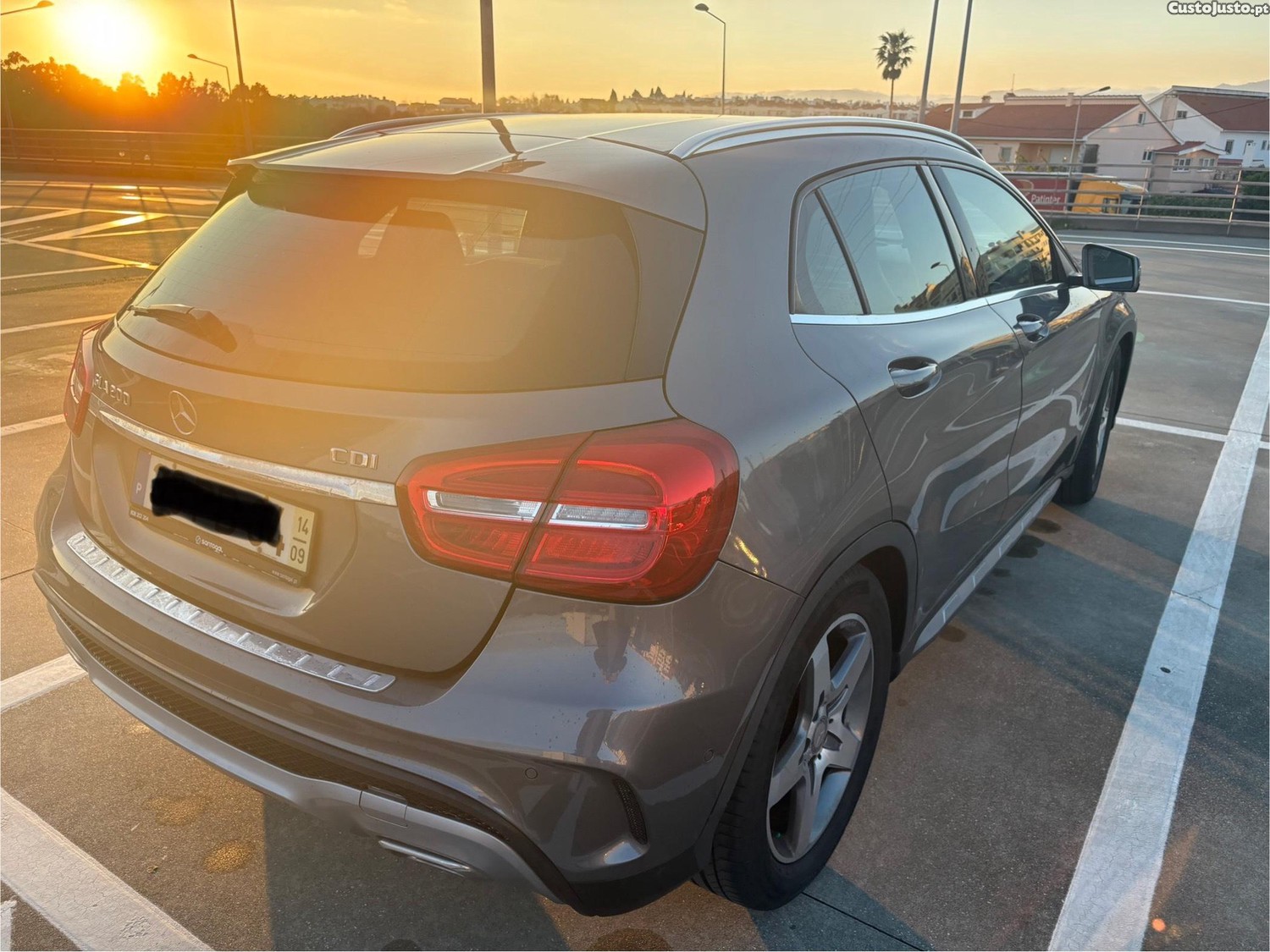 Mercedes-Benz GLA 200 AMG Line — fotografia 8