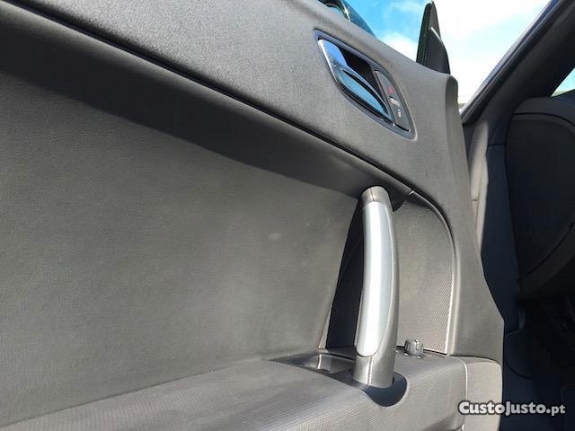Audi TT 2.0 TFSI Cabrio — photo 3
