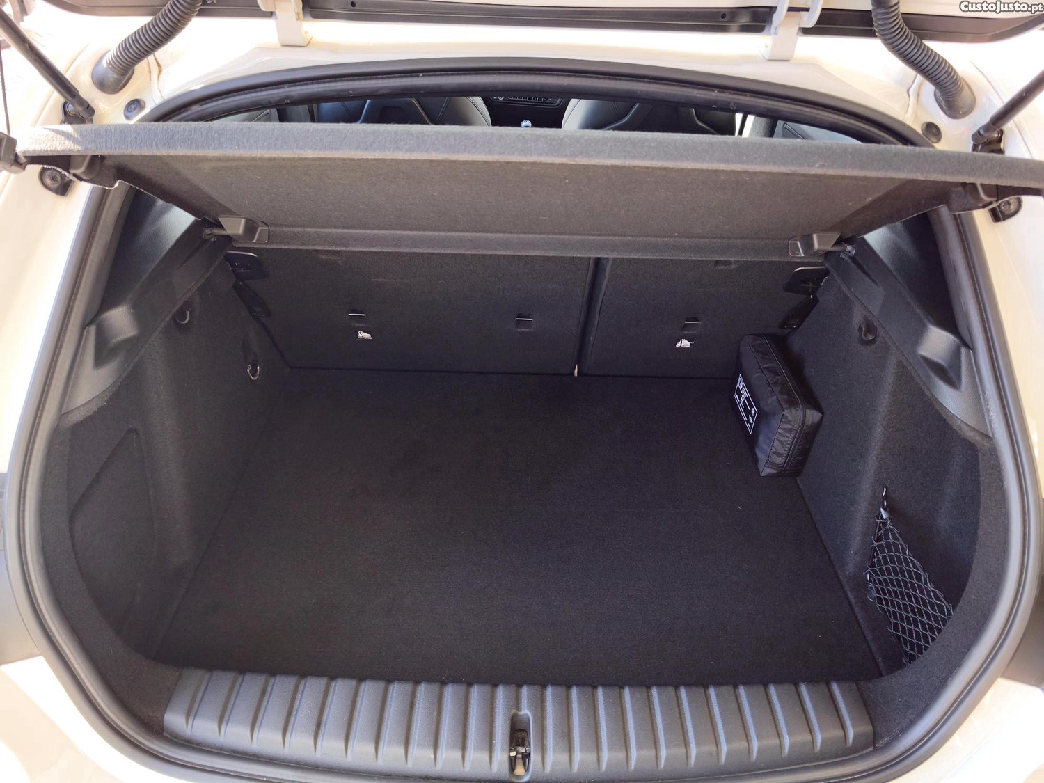 BMW 116 d Pack M 32 mil kms — fotografia 6