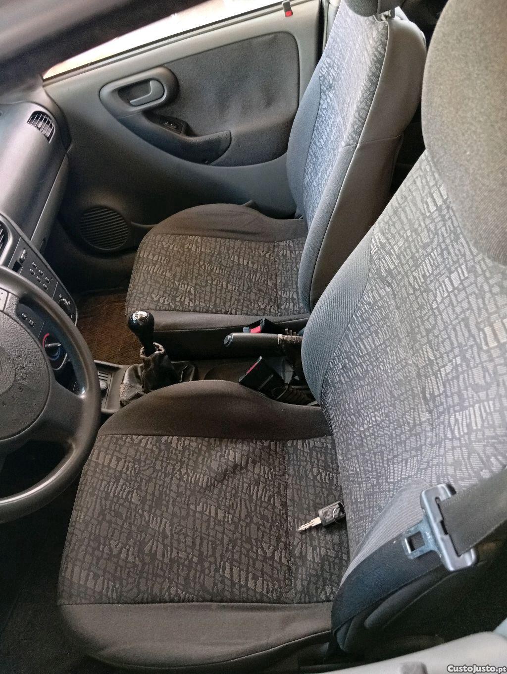 Opel Corsa negociável — fotografia 3