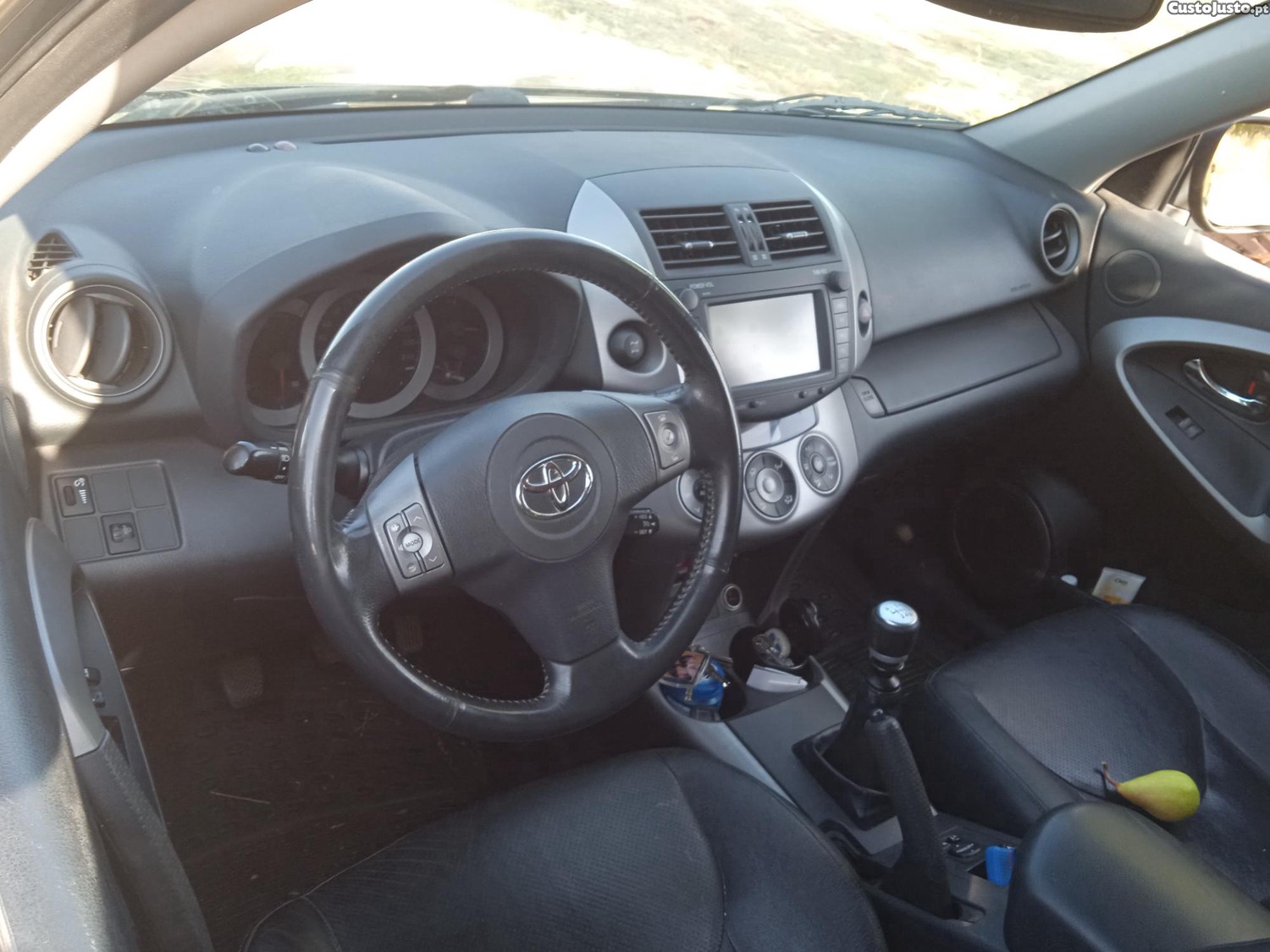 Toyota RAV4 D4D Cat — fotografia 11