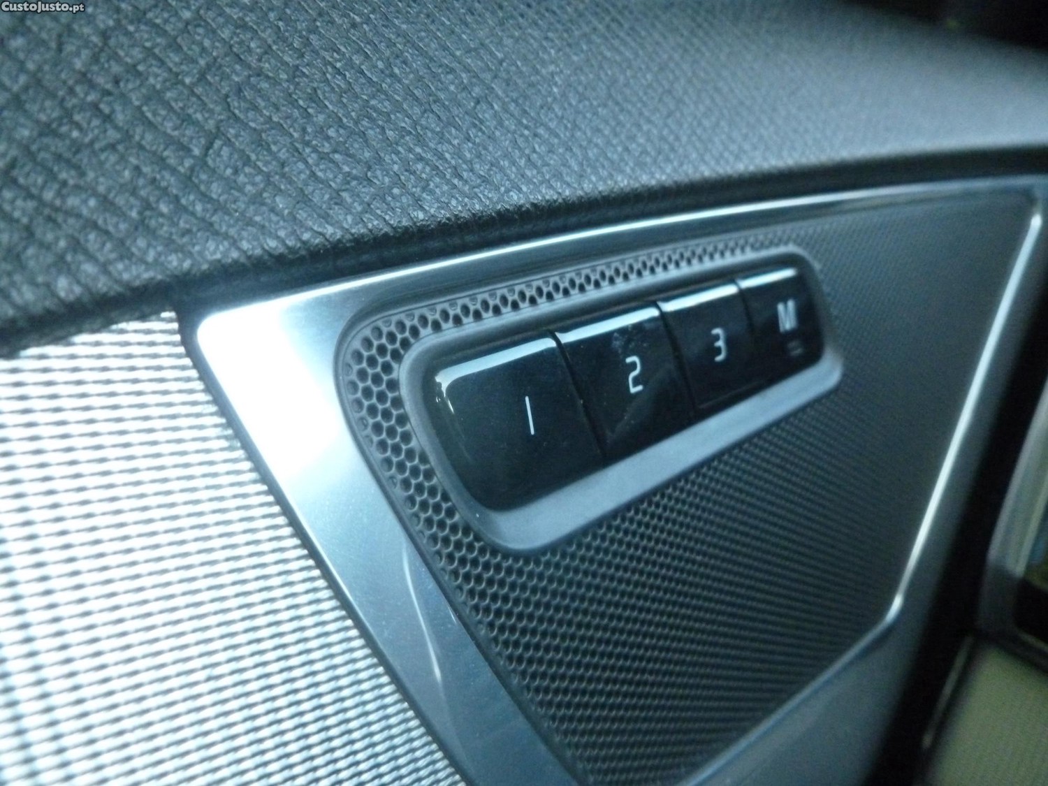 Volvo XC 90 2.0 D4 R-Design Auto — fotografia 2