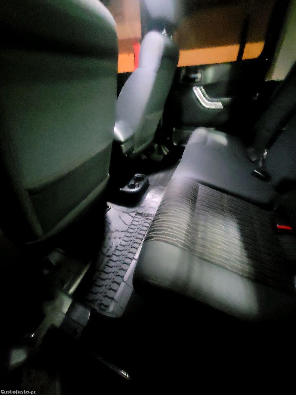 Jeep Wrangler 4p 200cv - 12 — photo 3