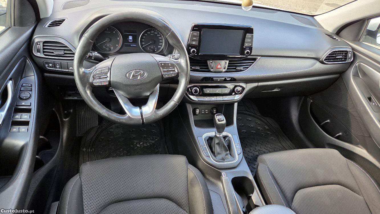 Hyundai i30 1.6 CRDI SW Style — fotografia 6
