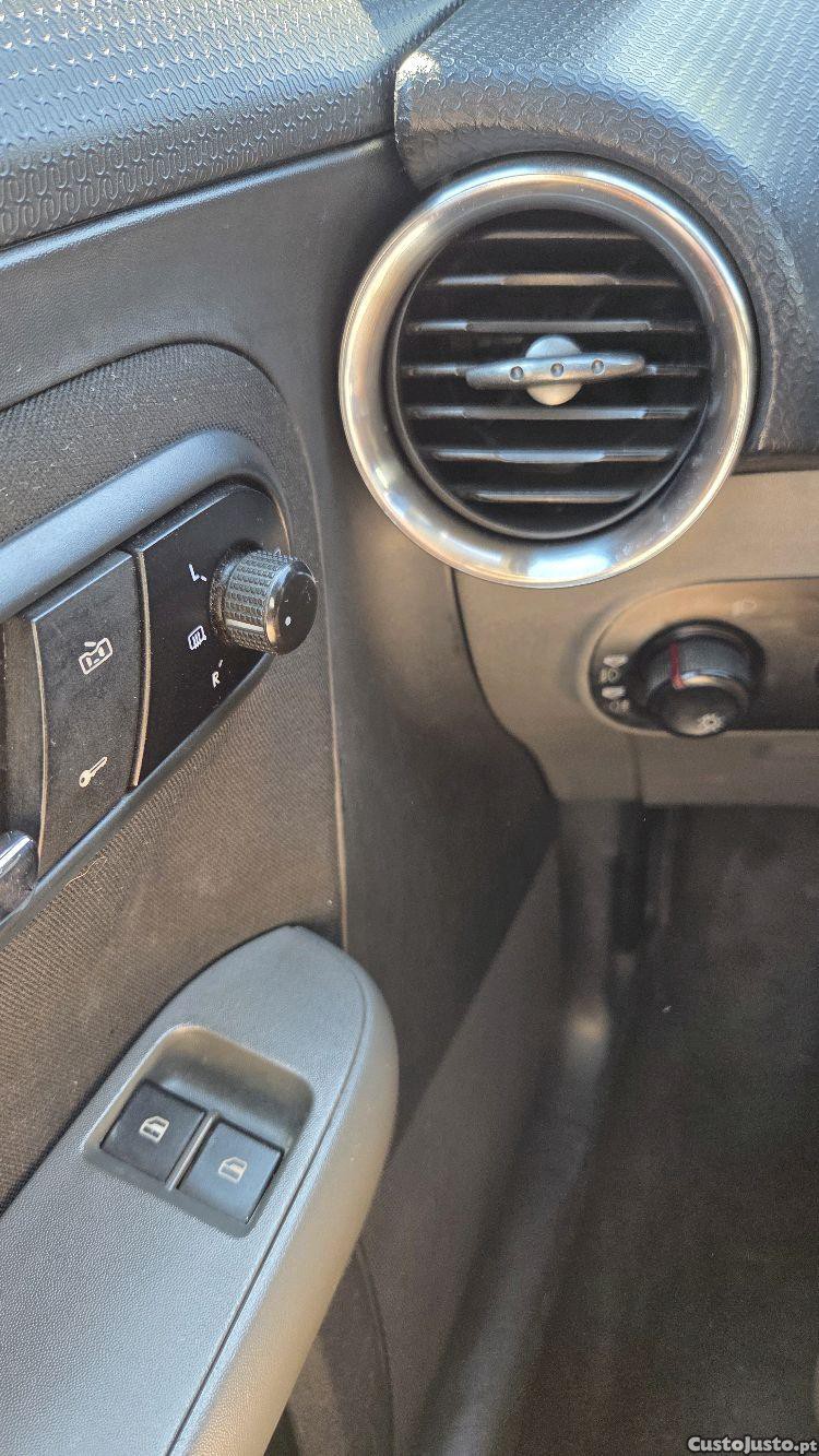SEAT Ibiza 1.2 12v Sport — fotografia 3