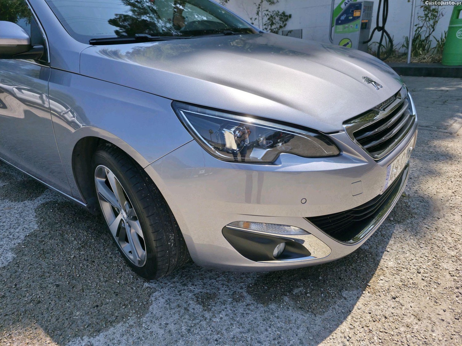 Peugeot 308 Allure — fotografia 9