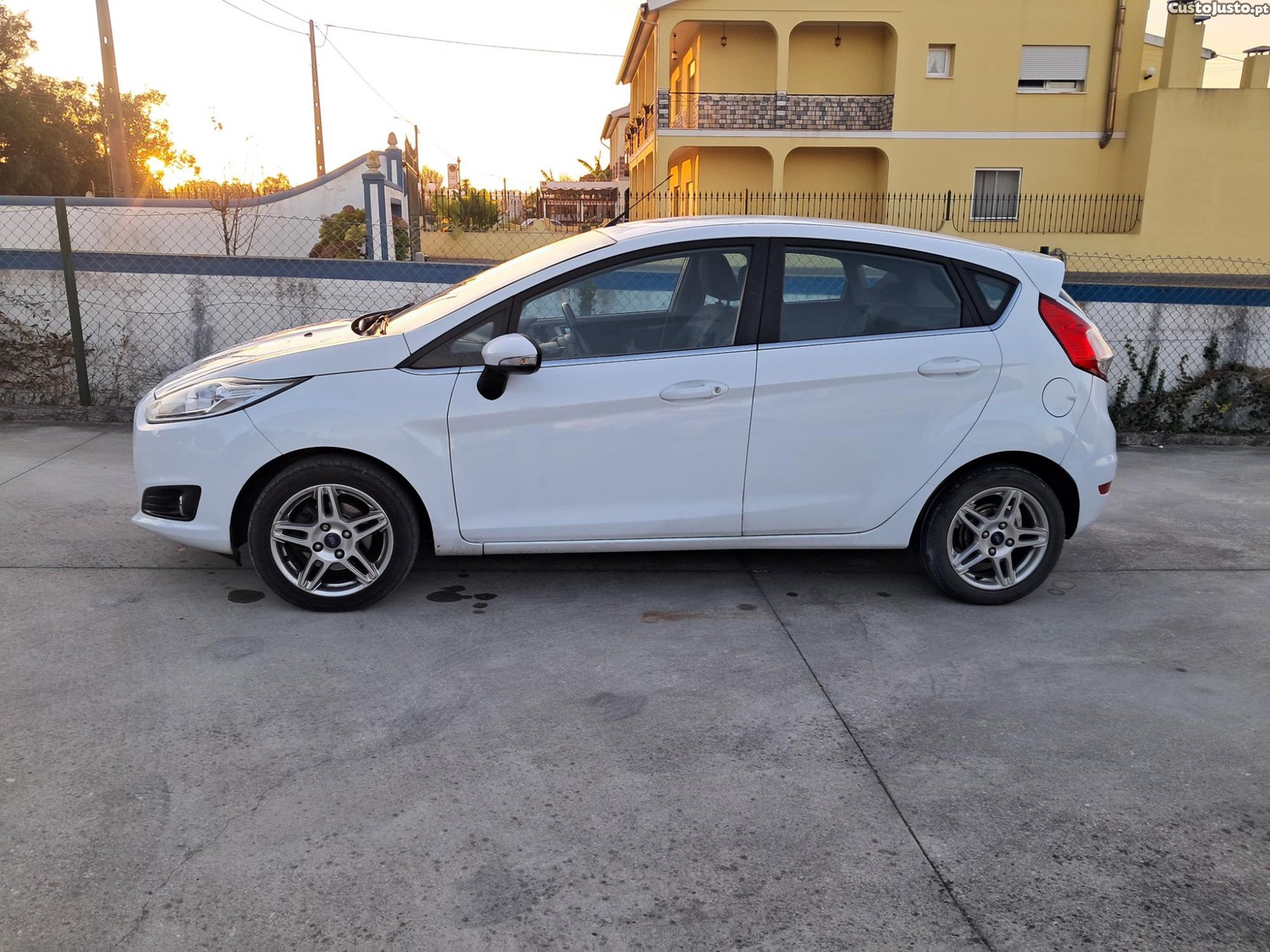 Ford Fiesta Titanium — fotografia 9
