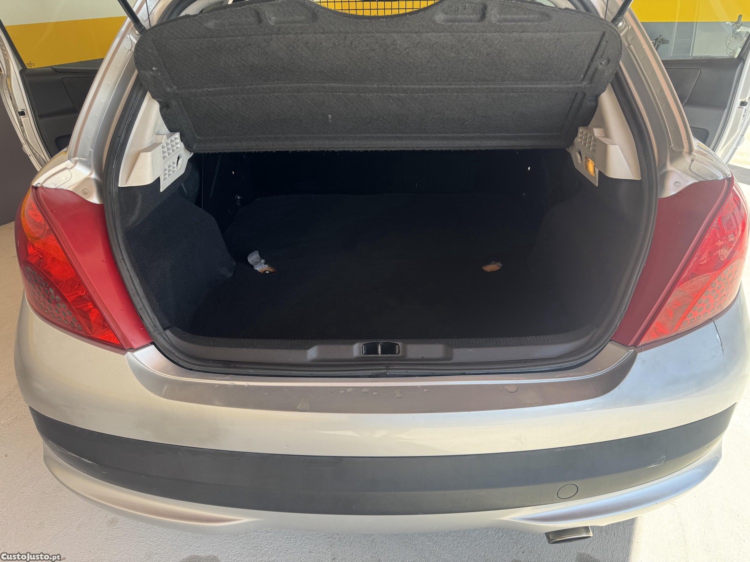 Peugeot 207 1.6 hdi 90cv — fotografia 3