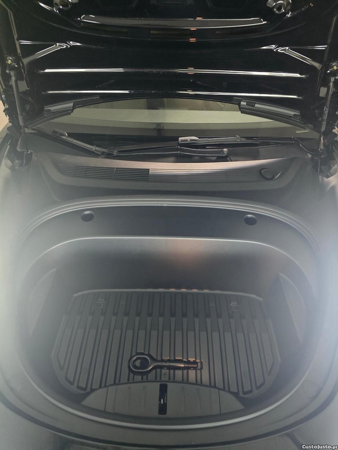 Tesla Model 3 RWD — fotografia 2
