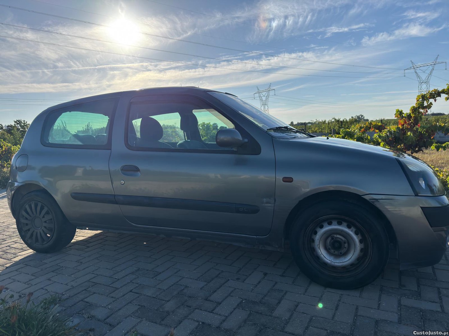 Renault Clio - — fotografia 5