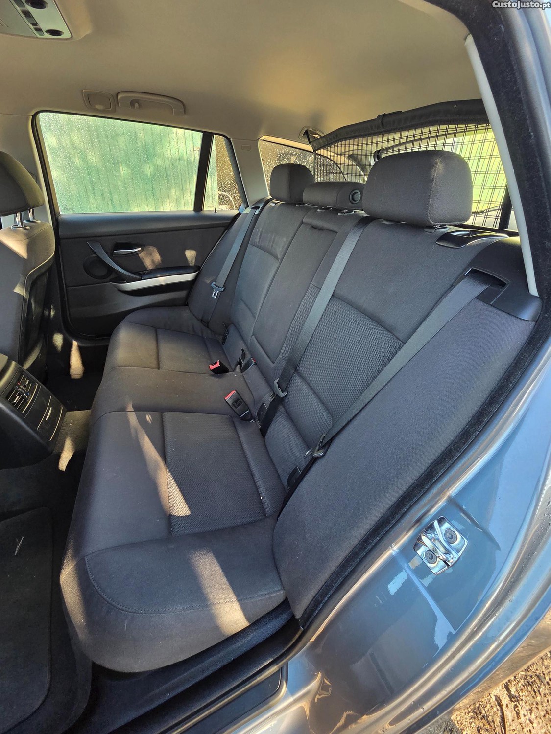 BMW 320 Touring 177cv — fotografia 10