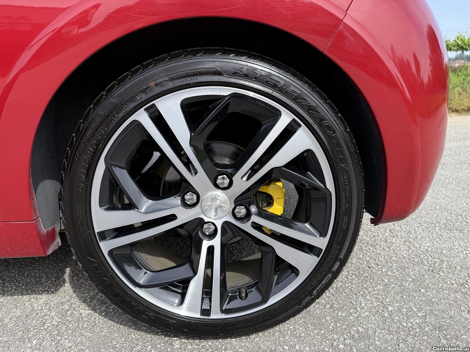 Peugeot 208 Gti 200cv — fotografia 3