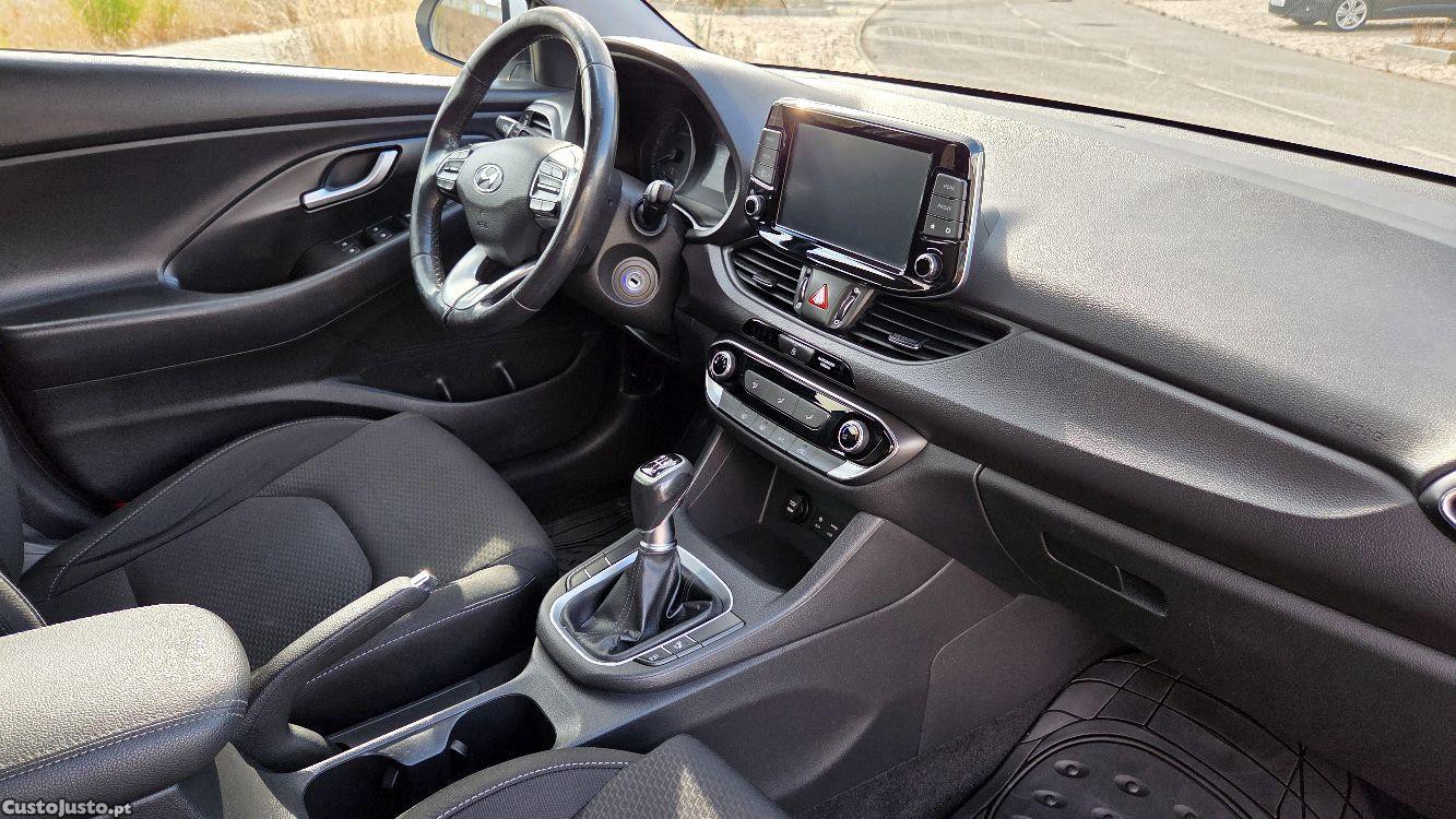 Hyundai i30 1.6 CRDI SW Style — fotografia 5