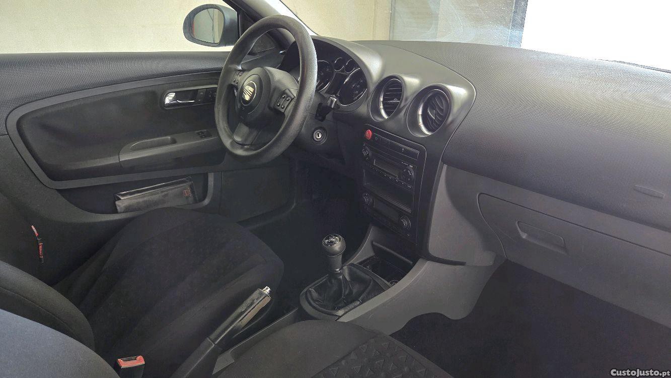 SEAT Ibiza 1.2 12v Sport — fotografia 2