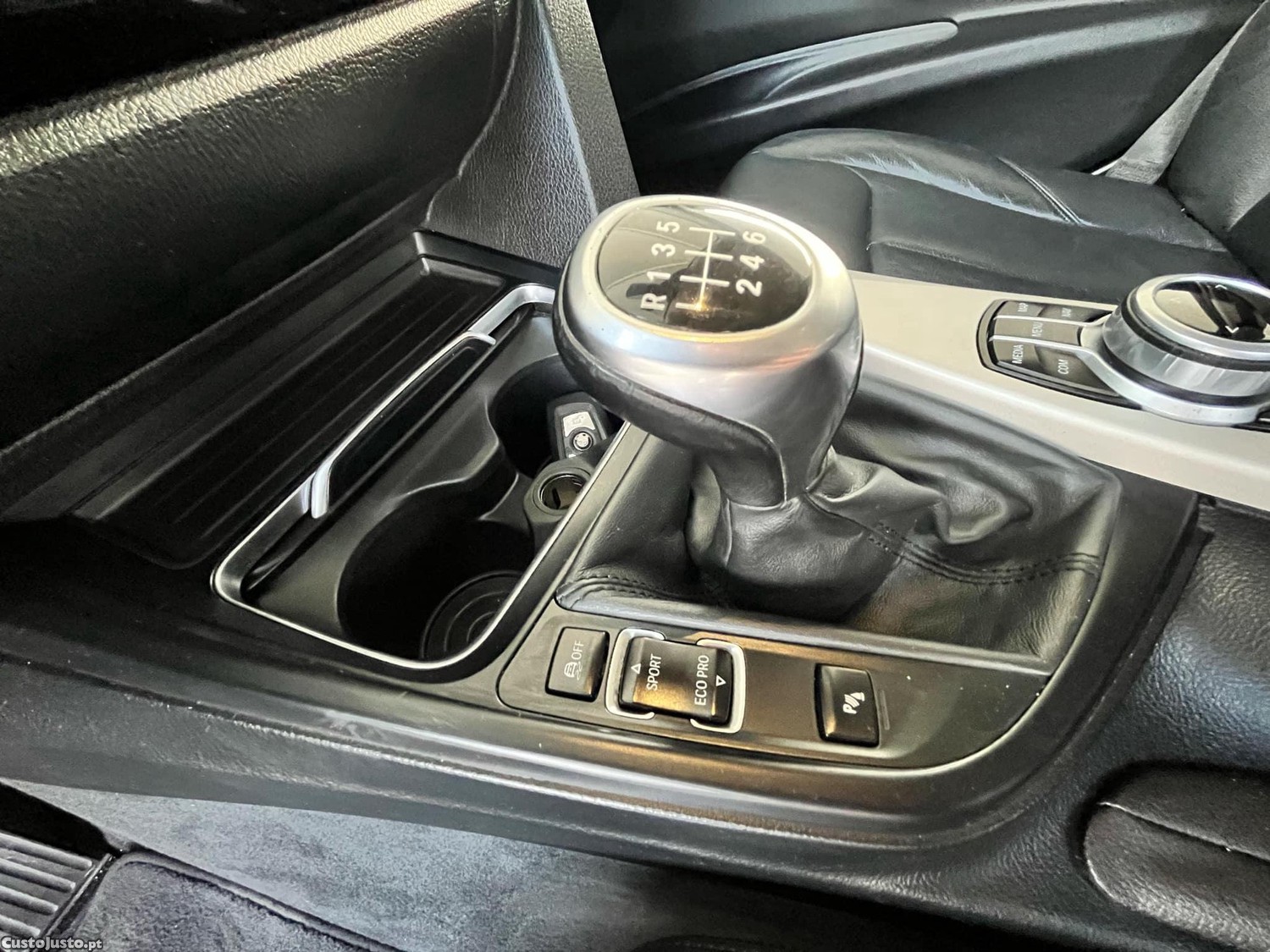 BMW 318 Touring Advantage — fotografia 3